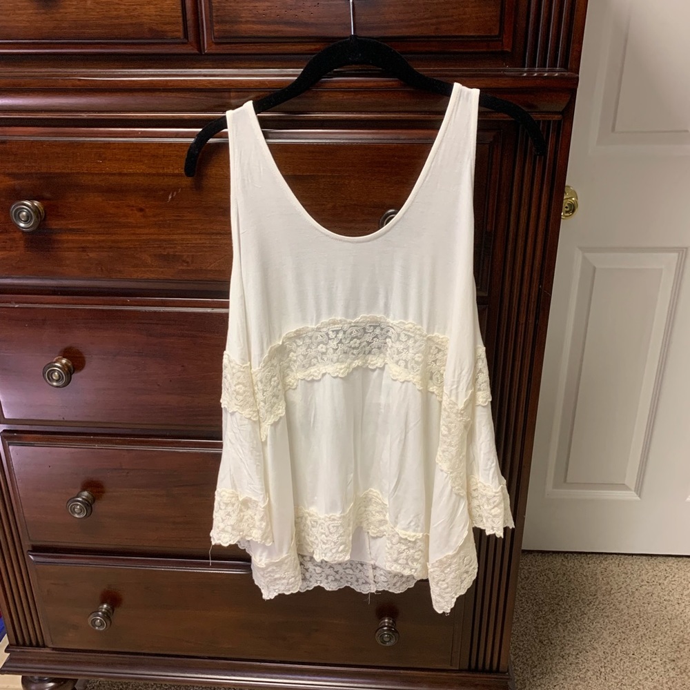 AMERICAN EAGLE LACE TANK TOP 💫